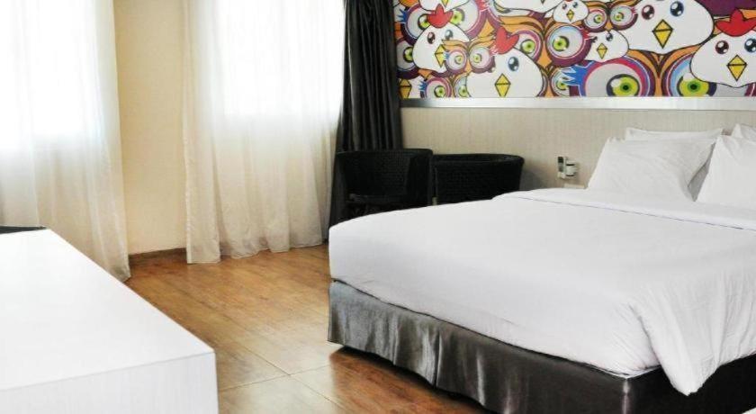 Nite And Day Jodoh Square Hotel 2*