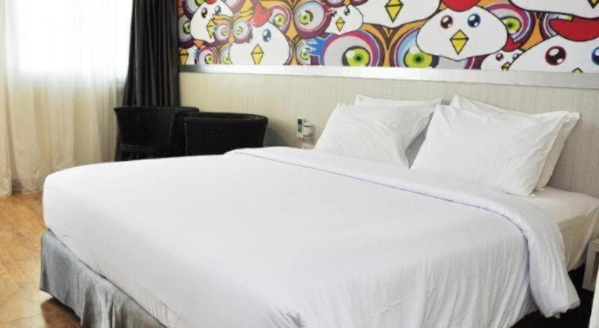 Nite And Day Jodoh Square Hotel